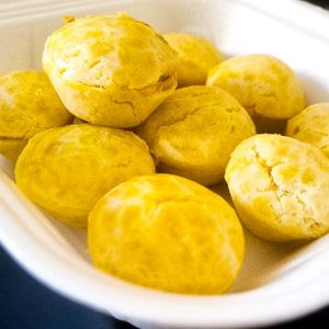 imagem do produto Empada low carb ou coxinha funcional + capuccino ou chocolate quente  low carb