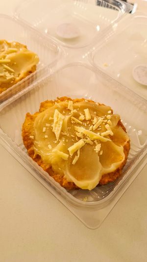 imagem do produto Cookie low carb de chocolate branco com cobertura