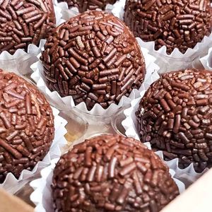 imagem do produto Brigadeiro unitário vegano/ sem glutén/ sem leite / sem ovo/ APTO APLV