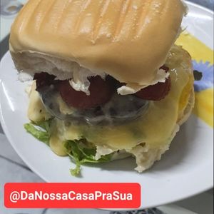 imagem do produto Combo (Hambúrguer Artesanal + Batata Frita + Refri (Lata)