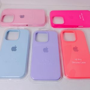 imagem do produto Capinha de silicone modelo iPhone 16 pro