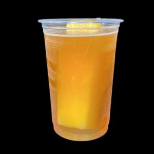 imagem do produto Corpão de vodka tradicional com gelo e energético de morango 🍓