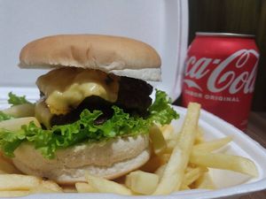 imagem do produto Combo X Caseiro  Duplo+ Fritas + Lata