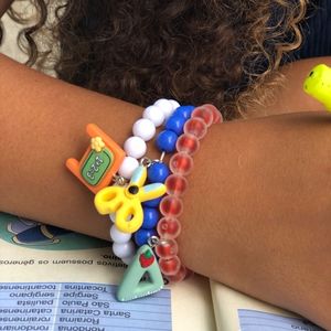 imagem do produto Conjunto de pulseiras escolar 