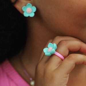 imagem do produto Kit anel e pulseiras flores 
