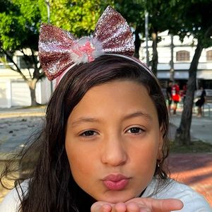 imagem do produto Arco em pé brilho com Barbie em movimento 
