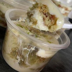 imagem do produto Bolo No Pote Massa Branca Com Recheio De  Limão 