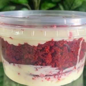imagem do produto BOLO RedVelvet - Recheio Cream Cheese Com Limão Siciliano 