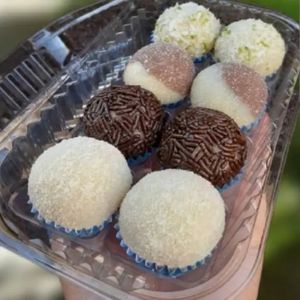 imagem do produto Combo Com 8 Brigadeiros De 25g 
