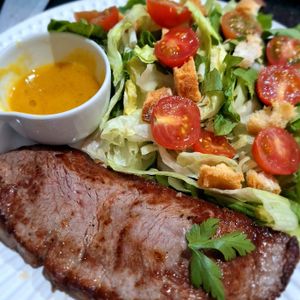 imagem do produto Filé Mignon Grelhado com Salada