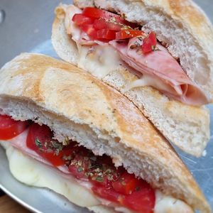 imagem do produto Bauru- misto quente, tomate e óregano