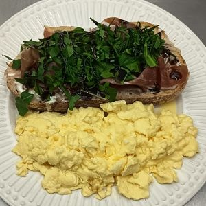 imagem do produto Toast de Presunto Cru com Ovos