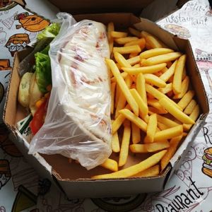 imagem do produto X-burgue arabe+ batata-frita 200 g