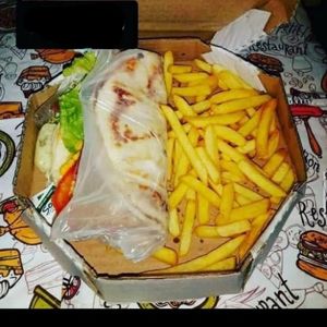 imagem do produto X- burguer arabe+ batata-frita 100 g