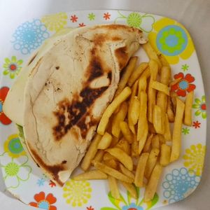 imagem do produto X-burgue arabe+ batata-frita 200 g