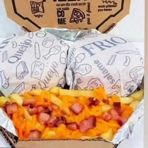 imagem do produto 2 casa c/ tudo + batata-frita 200 g C/ cheddar e bacon