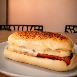 imagem do produto Pão com linguiça mineira 