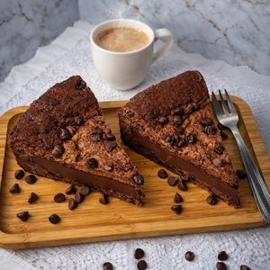 imagem do produto Torta cookie recheada com creme de avelã (fatia)