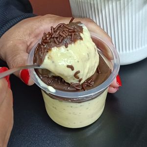 imagem do produto Mousse de maracujá com brigadeiro 