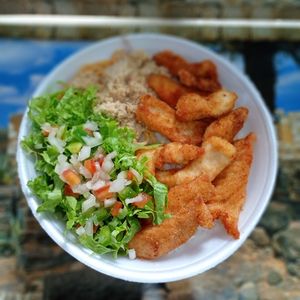 imagem do produto Isca de frango amilase com salada verde