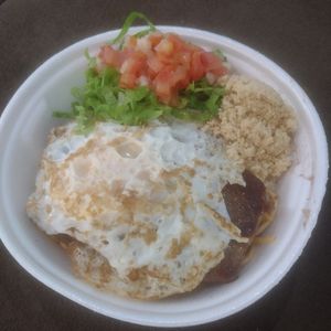 imagem do produto Bife á cavalo com salada verde