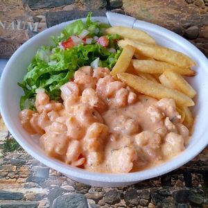 imagem do produto Strogonoff de camarão com batata fritas