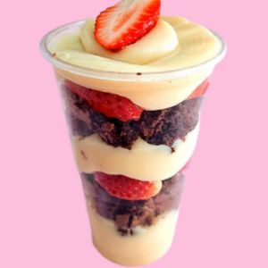 imagem do produto Copo Ninho com frutas e  brownie 300ml