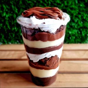 imagem do produto Copo ninho com brigadeiro Nutella e brownie 