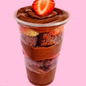 imagem do produto Copo brigadeiro gourmet com frutas e brownie 300ml