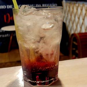 imagem do produto Soda Italiana sabores disponiveis: kiwi, laranja, uva, amora, limão siciliano, frutas vermelhas ,morango