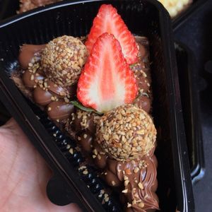 imagem do produto Fatia Brownie Ferrero c/ Morango