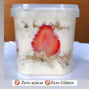 imagem do produto Bolo no pote Ninho c/ Morango 