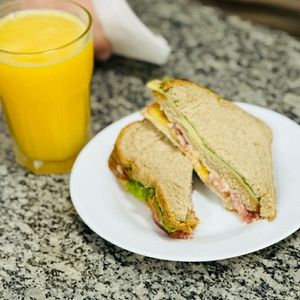 imagem do produto Sanduíche + suco laranja 