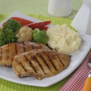 imagem do produto Marmita Fit com Proteína à Sua Escolha + Creme de Aipim (Macaxeira) Deliciosa, nutritiva e feita para você manter a dieta com sabor e saúde! Faça sua escolha e aproveite uma refeição equilibrada!