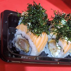 imagem do produto URAMAKI ESPECIAL DE CAMARÃO COM COUVE CRISPY