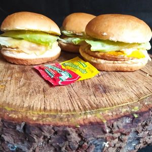 imagem do produto 3 X-Saladas Industrial Simples