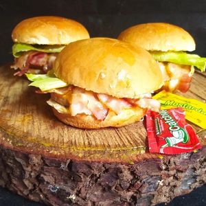 imagem do produto 3 X-Bacon industrial completo 