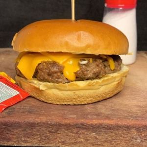 imagem do produto X-Burguer Artesanal: Carne 150 Gramas. 