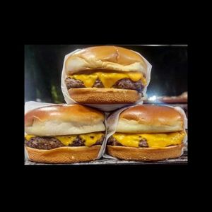 imagem do produto 3 X-Burguer artesanal 150 gramas 