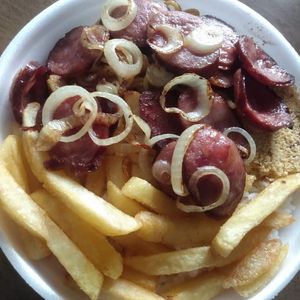 imagem do produto Calabresa acebolada c/ fritas