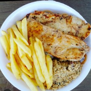 imagem do produto Filé de frango grelhado c/ fritas ou salada verde 