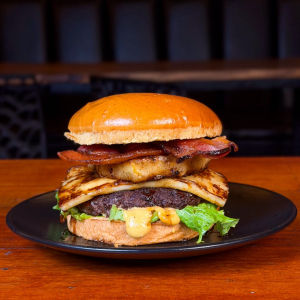 imagem do produto combo tropical burguer