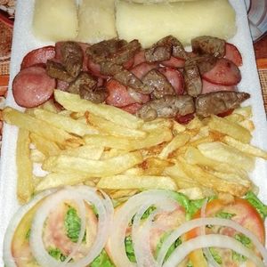 imagem do produto Porções de batata fritas com filé e calabresa 