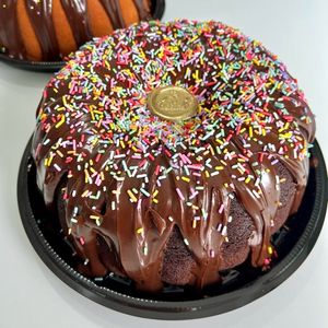 imagem do produto Bolo Chocolatudo - Drageado 🍭