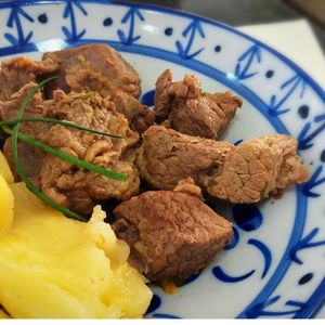 imagem do produto Macaxeira Com carne de panela 