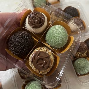 imagem do produto Caxinha De Doces Sortidos 