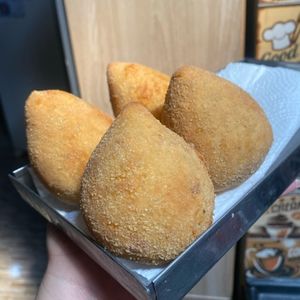 imagem do produto Coxinha De Frango Com Creme Cheese