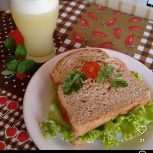 imagem do produto Sanduíche Natural Com Patê De Frango +Suco De Abacaxi Natural 