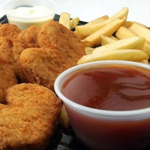 imagem do produto batata frita e nuggets P