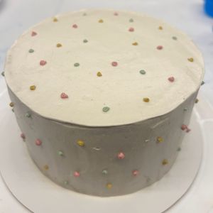 imagem do produto Bolo decorado com chantilly de castanha de caju